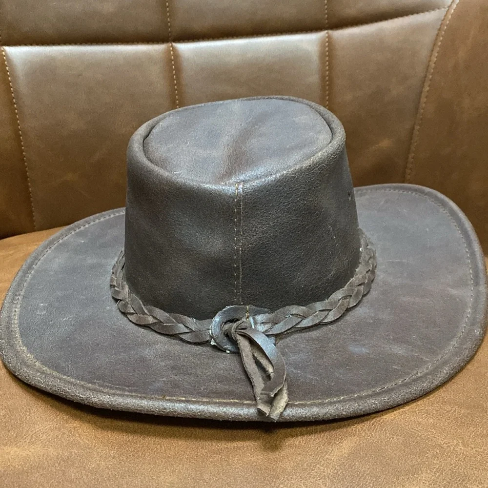Minnetonka Unisex Tan Leather Fold Up Hat - Picture 11 of 17